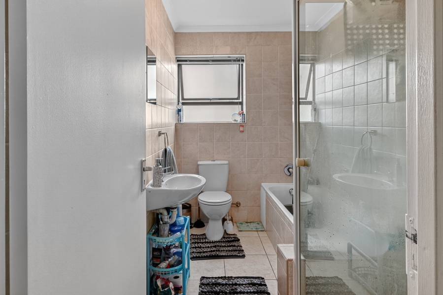 To Let 2 Bedroom Property for Rent in Heritage Park Western Cape